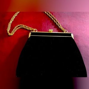 EUC Amazing vintage adjustable, double strand, black velvet purse; So classy!